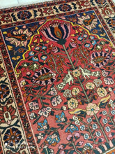 Charger l&#39;image dans la galerie, Tapis Antique Bakhtiar tissé main n°10238_205×150
