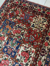 Charger l&#39;image dans la galerie, Tapis Bakhtiar tissé main n°9242_206×132
