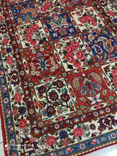 Charger l&#39;image dans la galerie, Tapis Bakhtiar tissé main n°9242_206×132
