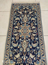 Charger l&#39;image dans la galerie, Tapis Nain fait main n°9086_208×55
