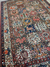Charger l'image dans la galerie, Tapis Bakhtiar tissé main n°2731_210×134
