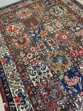 Charger l'image dans la galerie, Tapis Bakhtiar tissé main n°2731_210×134
