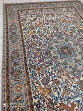 Charger l&#39;image dans la galerie, Tapis Ghom fait main n°19165_215×133
