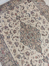 Charger l&#39;image dans la galerie, Tapis Nain Chichla noué main n°19334_230×168
