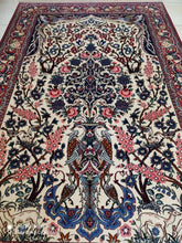 Charger l'image dans la galerie, Tapis Ispahan tissé main main n°18923_235×153
