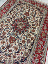 Charger l&#39;image dans la galerie, TAPIS ISPAHAN signé tissé main n°11790_236×150
