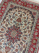Charger l&#39;image dans la galerie, TAPIS ISPAHAN signé tissé main n°11790_236×150
