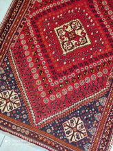 Charger l'image dans la galerie, Tapis Ghachgai fait main n°600_240×155
