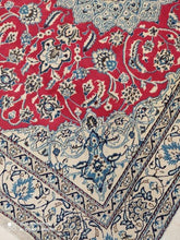 Charger l&#39;image dans la galerie, Tapis Nain tissé main n°13479_242×159
