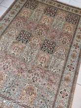 Charger l'image dans la galerie, Tapis Cachemire soie noué main n°27_242×170
