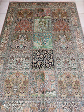 Charger l'image dans la galerie, Tapis Cachemire soie noué main n°26_245×169
