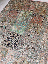 Charger l'image dans la galerie, Tapis Cachemire soie noué main n°26_245×169
