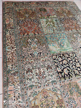 Charger l'image dans la galerie, Tapis Cachemire soie noué main n°26_245×169
