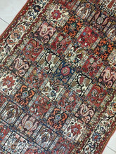 Charger l'image dans la galerie, Tapis Bakhtiar fait main n°2604_246×150
