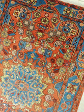 Charger l&#39;image dans la galerie, Tapis Nahavand tissé main n°2336_247×148
