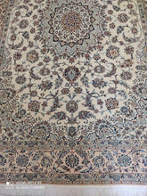 Charger l'image dans la galerie, Tapis Nain Habibian noué main n°15216_248×170
