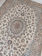 Charger l'image dans la galerie, Tapis Nain Habibian noué main n°15216_248×170
