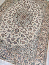 Charger l'image dans la galerie, Tapis Nain Habibian noué main n°15216_248×170
