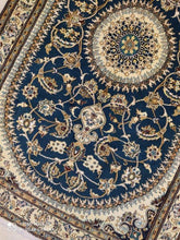 Charger l'image dans la galerie, Tapis Nain tissé main n°4565_251×155
