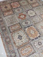 Charger l&#39;image dans la galerie, Tapis Cachemire soie tissé main n°33_270×189
