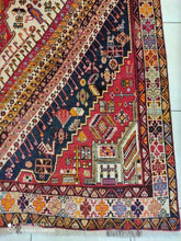 Charger l'image dans la galerie, Tapis Ghachgai tissé main n°10920_273×163
