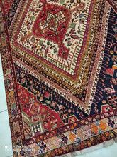 Charger l'image dans la galerie, Tapis Ghachgai tissé main n°10920_273×163
