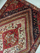 Charger l'image dans la galerie, Tapis Ghachgai tissé main n°10920_273×163
