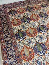 Charger l'image dans la galerie, Grand Tapis Mahvelat fait main n°3956_283×217

