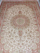 Charger l'image dans la galerie, Tapis Ghom soie tissé main n°16662_286×194

