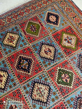 Charger l'image dans la galerie, GRAND Tapis Yalameh tissé main n°16429_290×200
