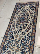 Charger l&#39;image dans la galerie, Tapis Nain fait main n°9089_290×55
