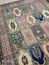 Charger l'image dans la galerie, Grand Tapis Mahvelat fait main n°5257_292×204
