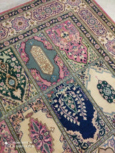 Charger l'image dans la galerie, Grand Tapis Mahvelat fait main n°5257_292×204
