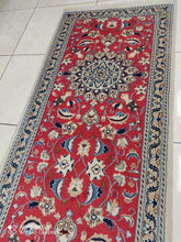 Charger l&#39;image dans la galerie, Tapis Nain tissé main n°3530_297×67
