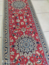 Charger l&#39;image dans la galerie, Tapis Nain tissé main n°3530_297×67
