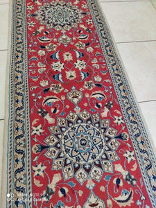 Tapis Nain tissé main n°3530_297×67