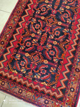 Charger l&#39;image dans la galerie, Tapis Lilian tissé main n°1307_307×135
