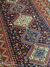 Charger l'image dans la galerie, Grand Tapis Yalameh fait main n°11374_308×208
