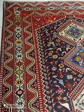 Charger l'image dans la galerie, Grand Tapis Yalameh fait main n°11374_308×208
