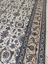 Charger l'image dans la galerie, Grand Tapis Nain Chichla fait main n°9826_314×217
