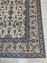 Charger l'image dans la galerie, Grand Tapis Nain Chichla fait main n°9826_314×217
