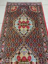 Charger l&#39;image dans la galerie, Tapis Kurdistan noué main n°14071_327×75

