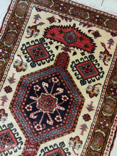 Charger l&#39;image dans la galerie, Tapis Heriz fait main n°11878_363×86
