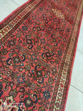 Charger l'image dans la galerie, Tapis Hosseinabad noué main n°15376_365×77
