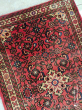 Charger l'image dans la galerie, Tapis Hosseinabad noué main n°15376_365×77
