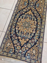 Charger l&#39;image dans la galerie, Tapis Nain fait main n°550_390×60
