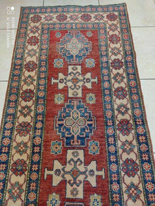 Tapis Kazak tissé main n°391_391×92