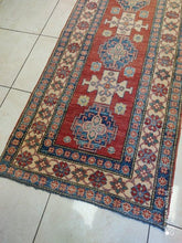 Charger l&#39;image dans la galerie, Tapis Kazak tissé main n°391_391×92
