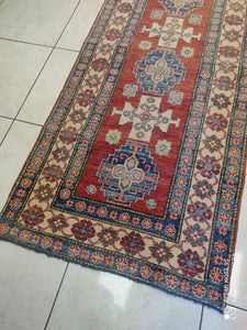 Tapis Kazak tissé main n°391_391×92