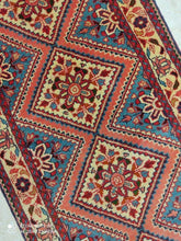 Charger l&#39;image dans la galerie, Tapis Roudbar noué main n°13723_690×72
